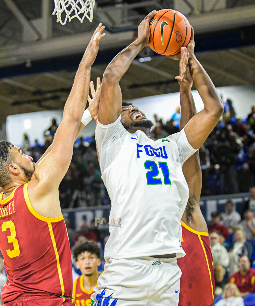 USC Outlasts FGCU in ‘Dunk City’ Reunion Game