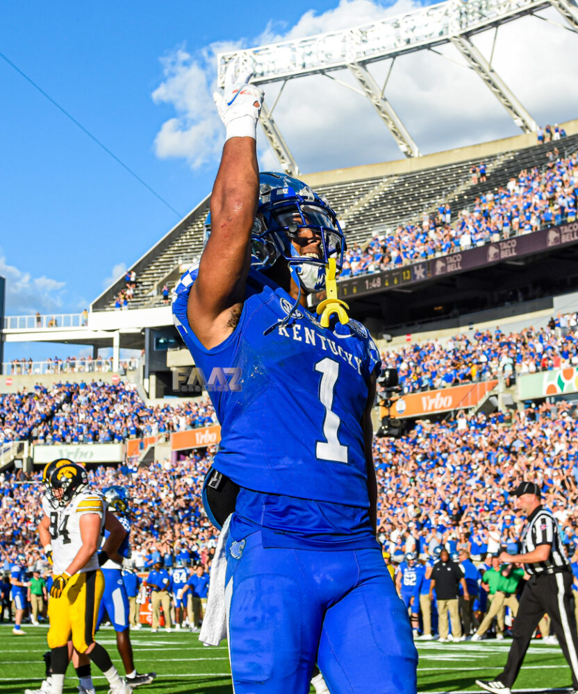 VRBO Citrus Bowl: Kentucky rallies late & holds off Iowa to get the win 20-17