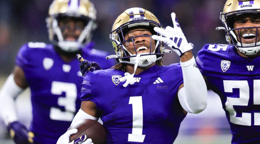 Washington Moves Up to No. 5 in Latest AP Top 25 Poll